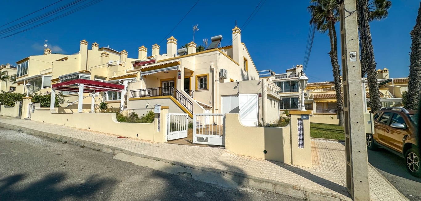 Apartment in Villamartin - Image 2