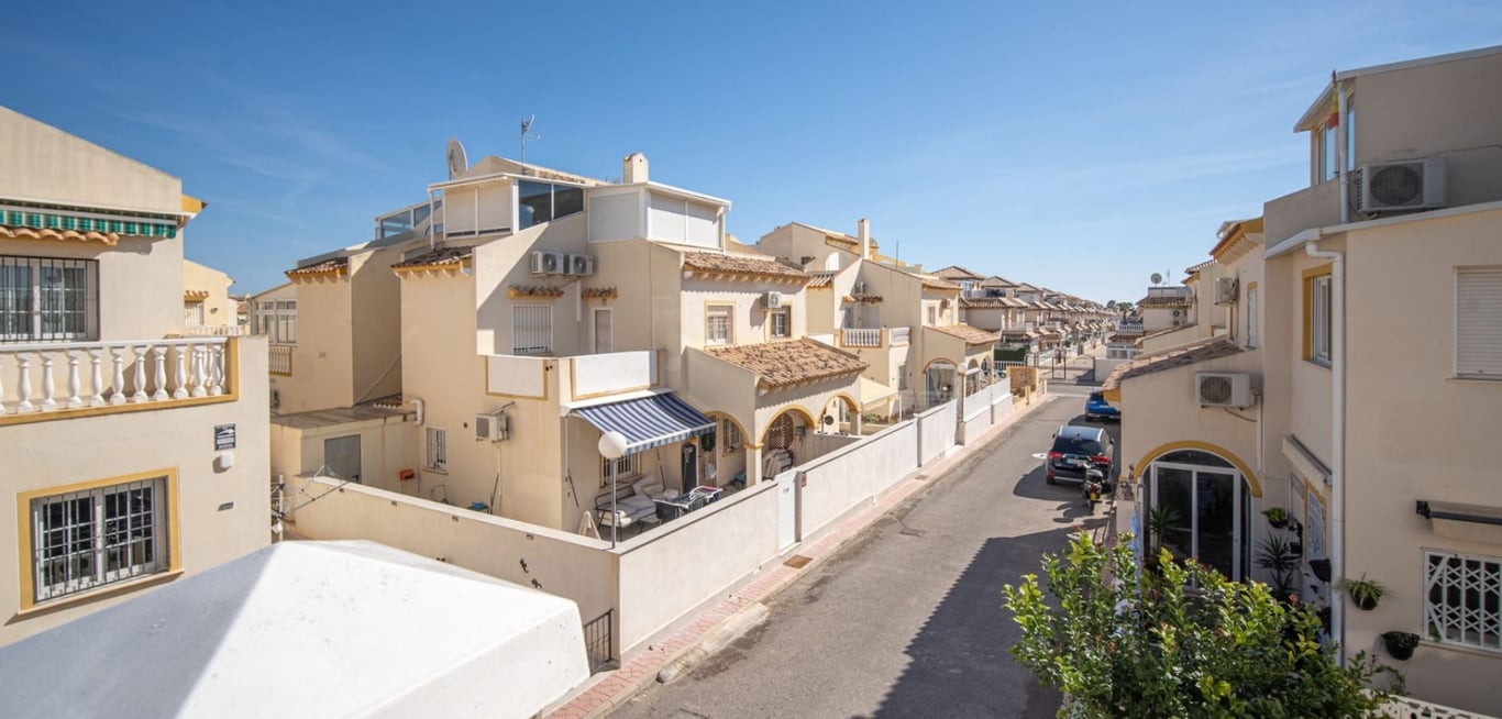 House in Playa Flamenca - Image 2