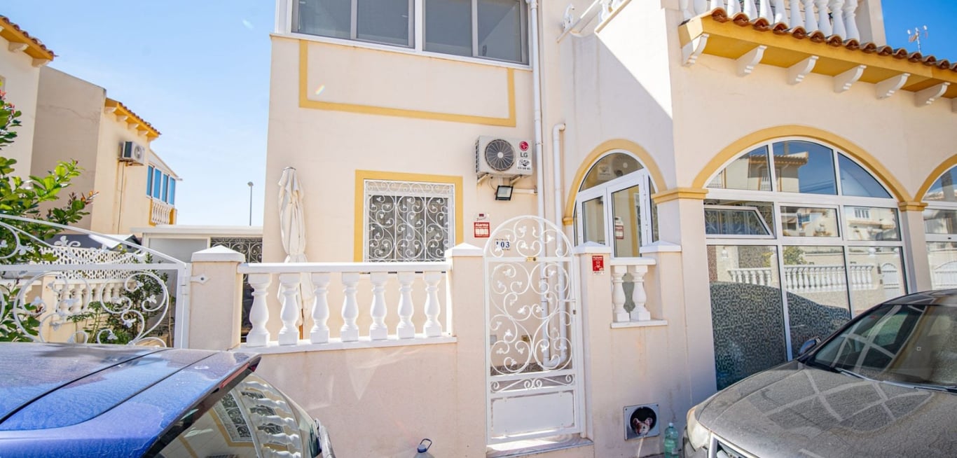 House in Playa Flamenca - Image 3