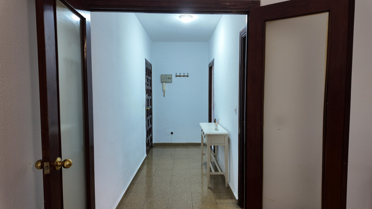 Apartment in Marbella - Image 2