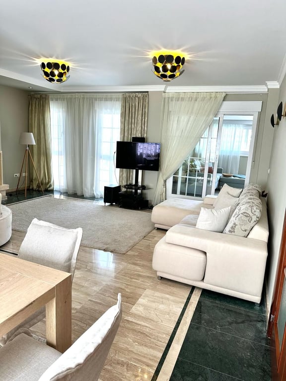 House in Sitio de Calahonda - Image 3