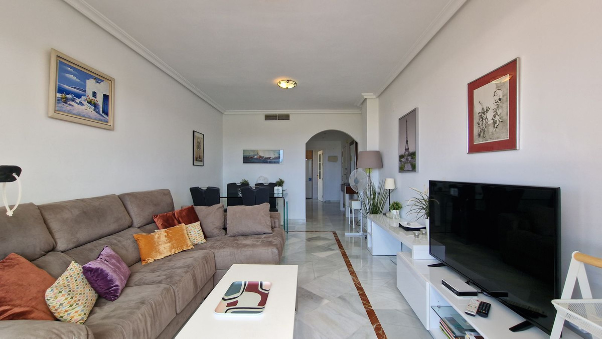 Penthouse in Nueva Andalucia - Image 3