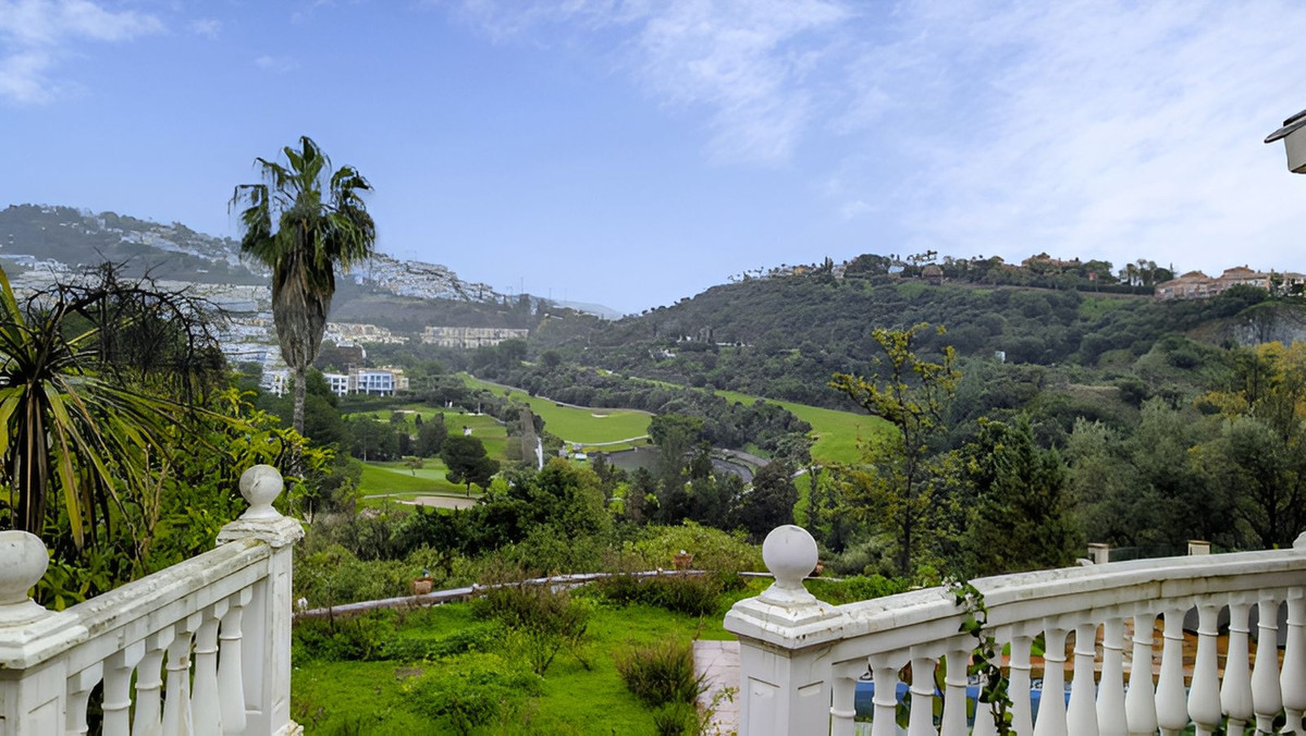 Villa in Puerto de la Torre - Image 2