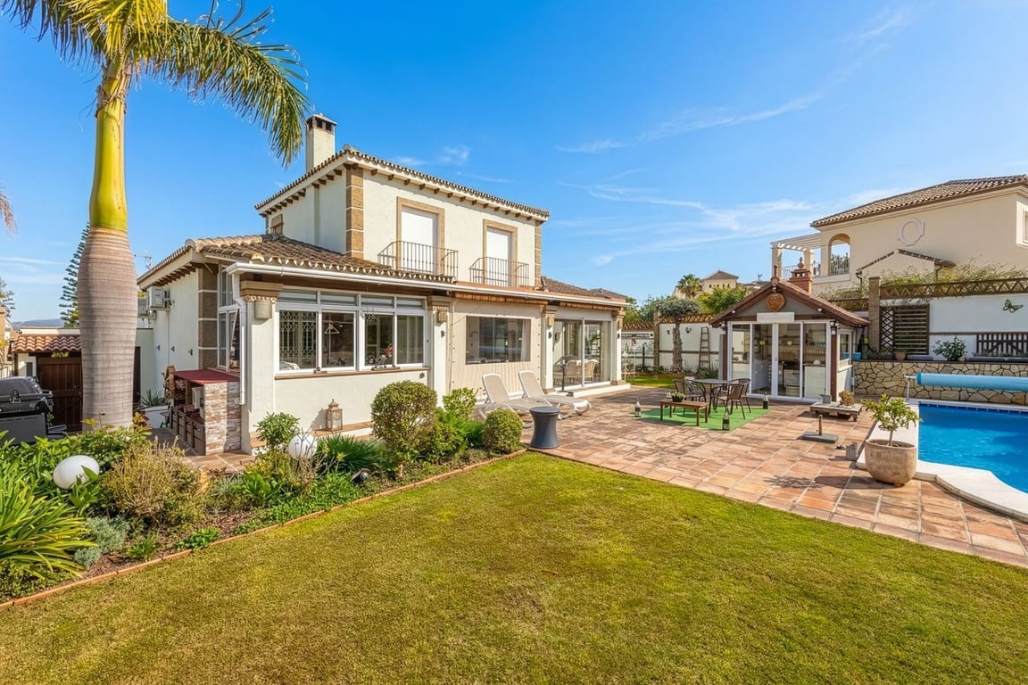 Villa in Coin - Image 2