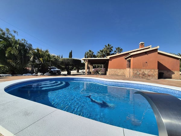 Villa in Alhaurin el Grande - view 1