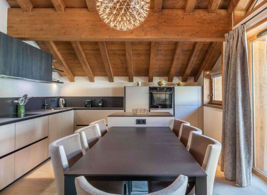 Apartment in Les Allues - Image 2