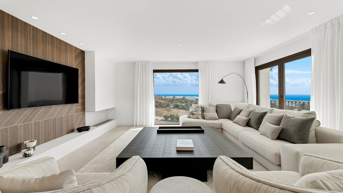 Villa in Estepona - Image 2