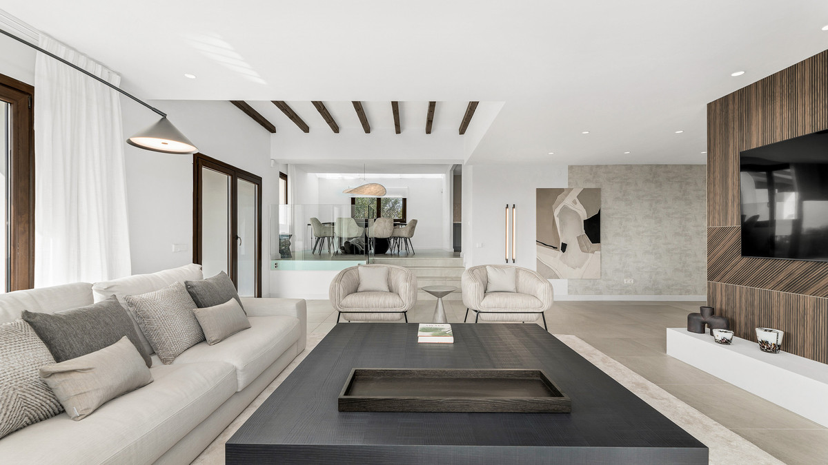 Villa in Estepona - Image 3