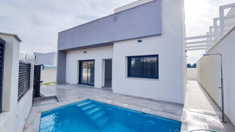 Villa in El Pinar de Campoverde - view 1