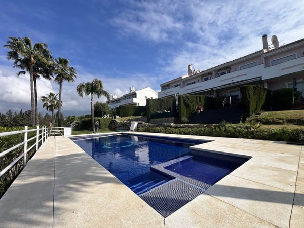 House in Estepona - view 1