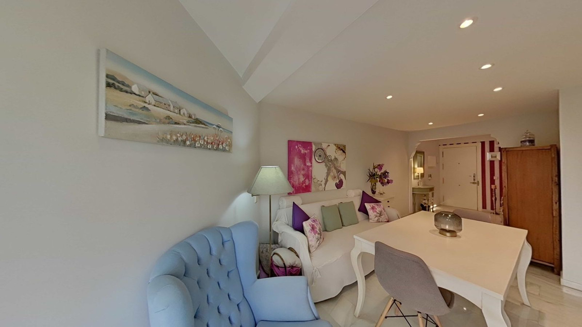 Apartment in Marbella - Image 3