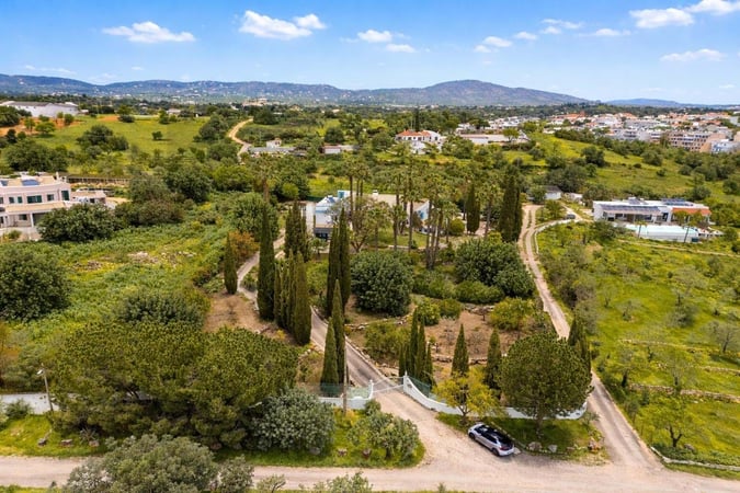 Villa in Pechao - view 1