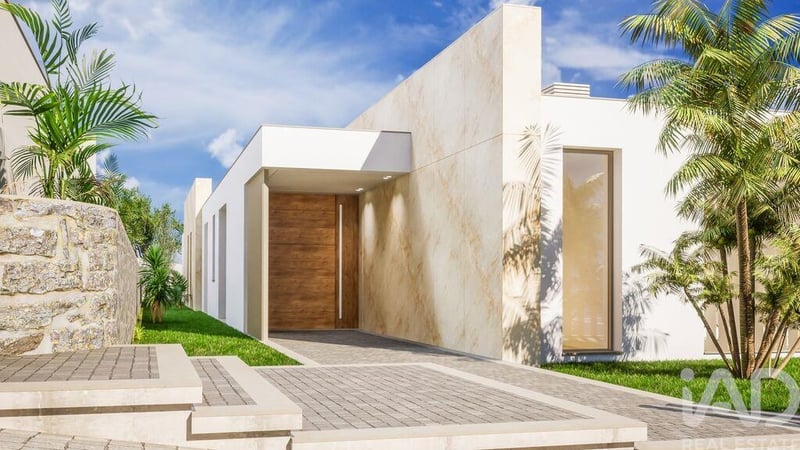 House in Arco da Calheta - view 1