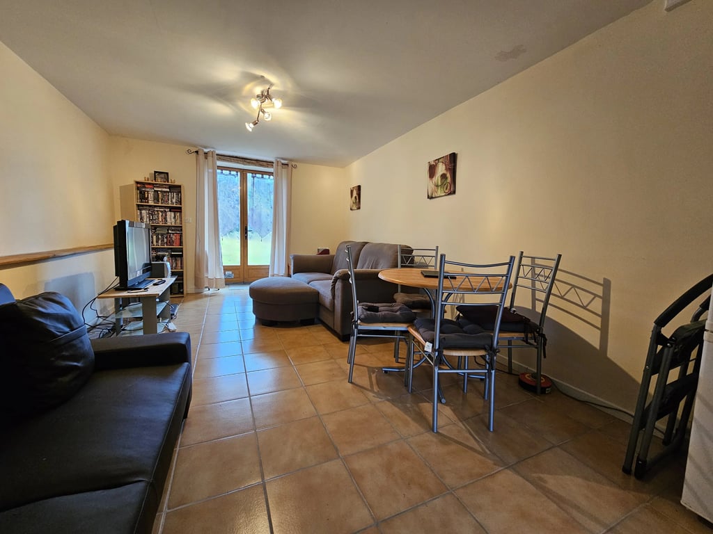 House in Lesignac-Durand - Image 3