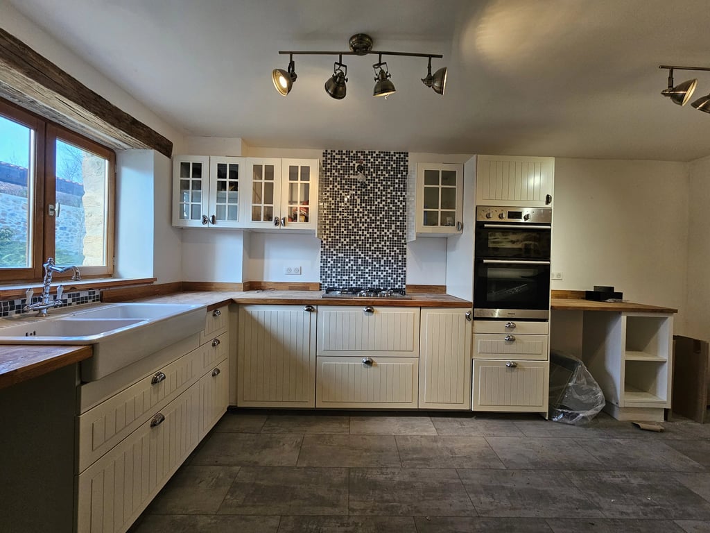 House in Lesignac-Durand - Image 2