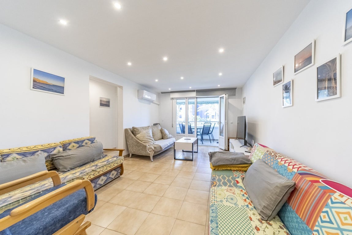 Apartment in Punta Prima - Image 2