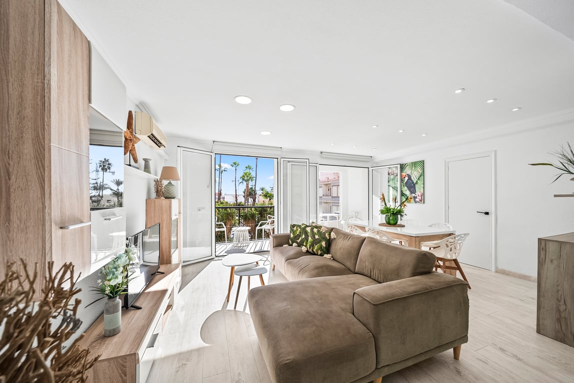 Apartment in Torrevieja - Image 2