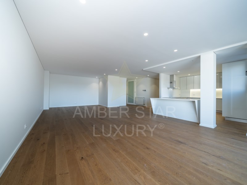 Apartment in Matosinhos - Image 3