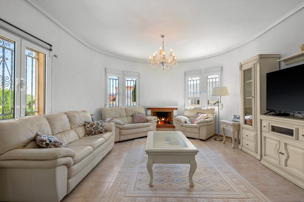 Villa in Ciudad Quesada - Image 2