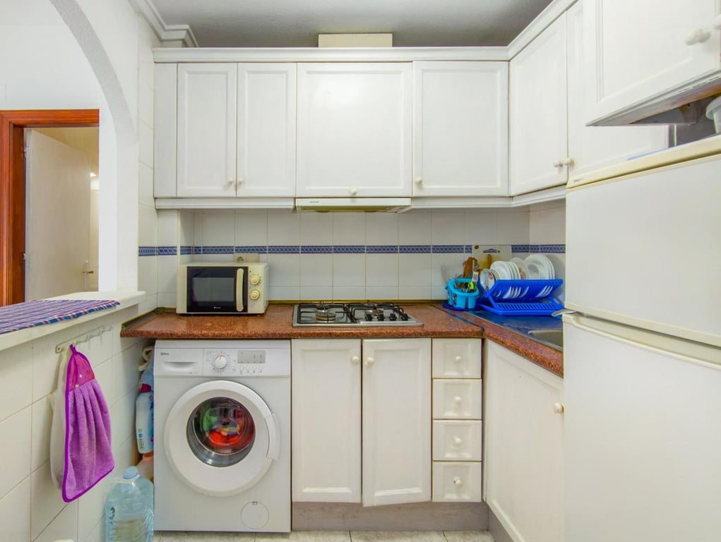 Apartment in Torrevieja - Image 2