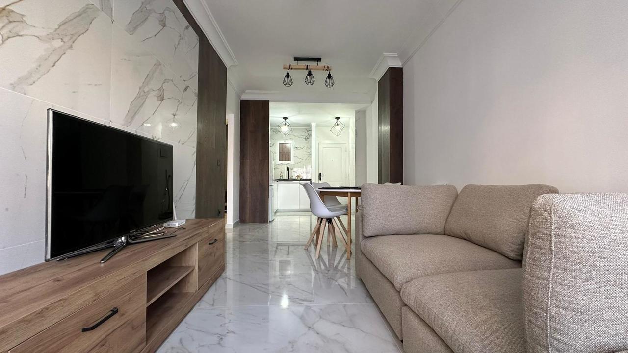 Apartment in Torrevieja - Image 2