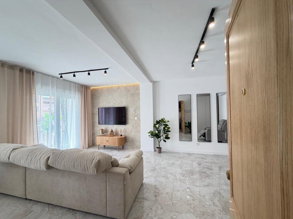 Penthouse in Torrevieja - Image 2