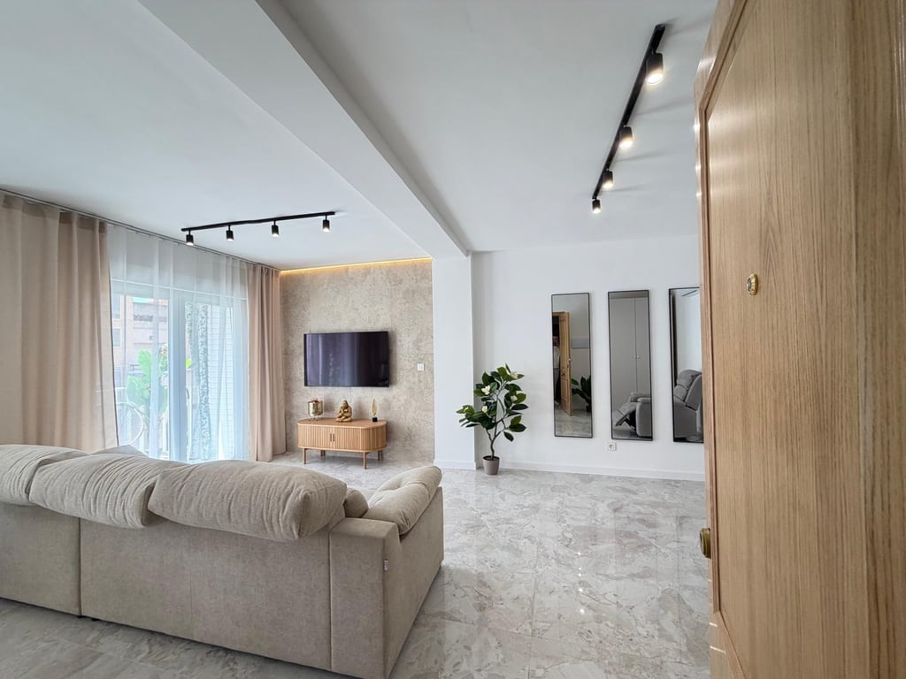 Penthouse in Torrevieja - Image 2