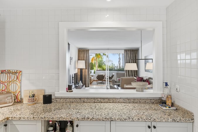 Apartment in Nueva Andalucia - view 1