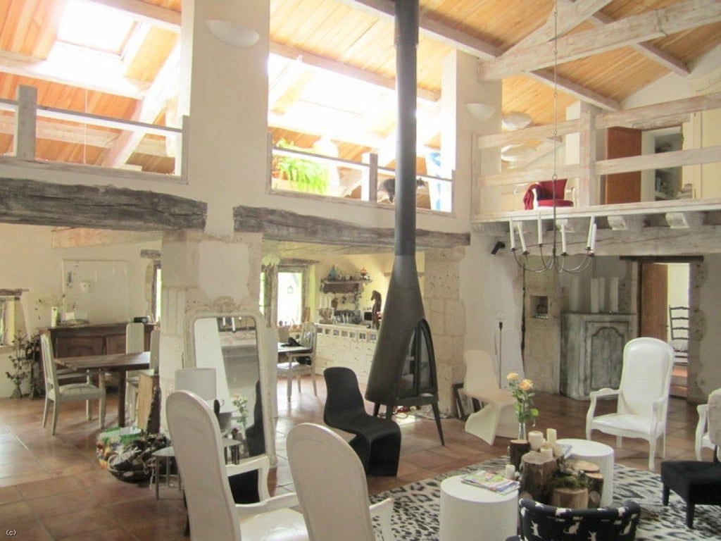 House in Beauville - Image 3