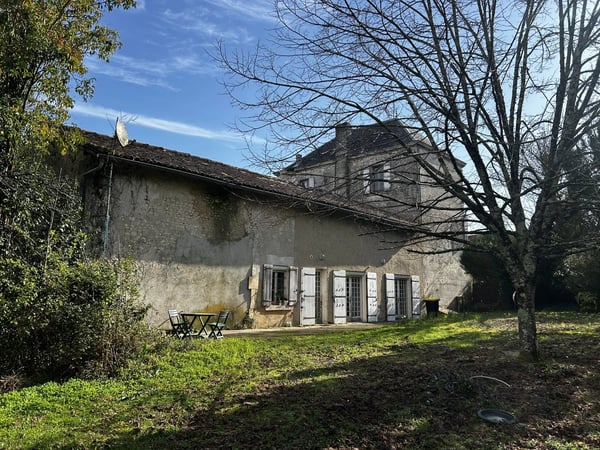House in Barbezieux-Saint-Hilaire - view 1