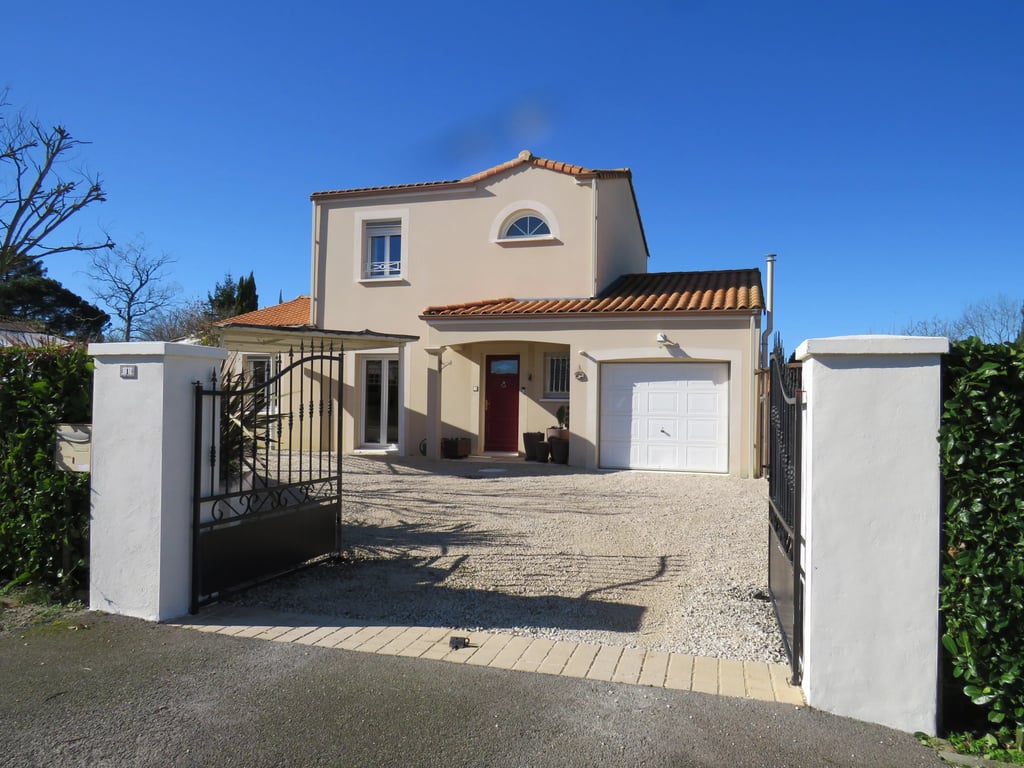 House in Saint-Maurice-le-Girard