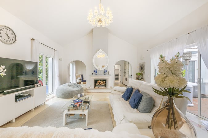 Villa in Sotogrande - view 1