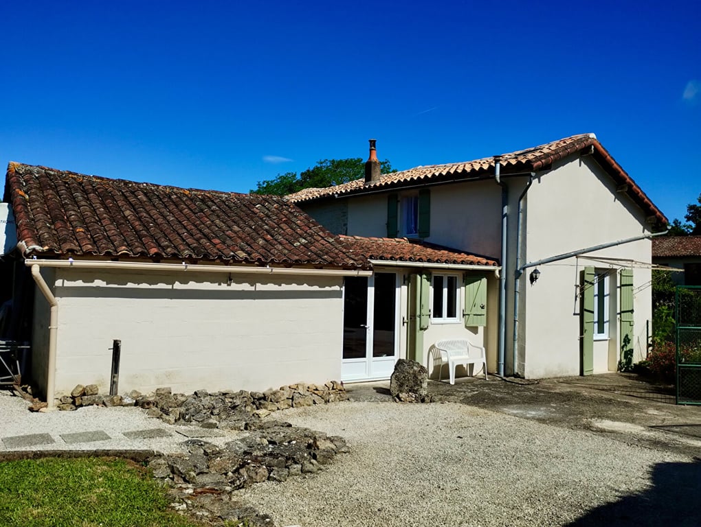 House in Les Adjots
