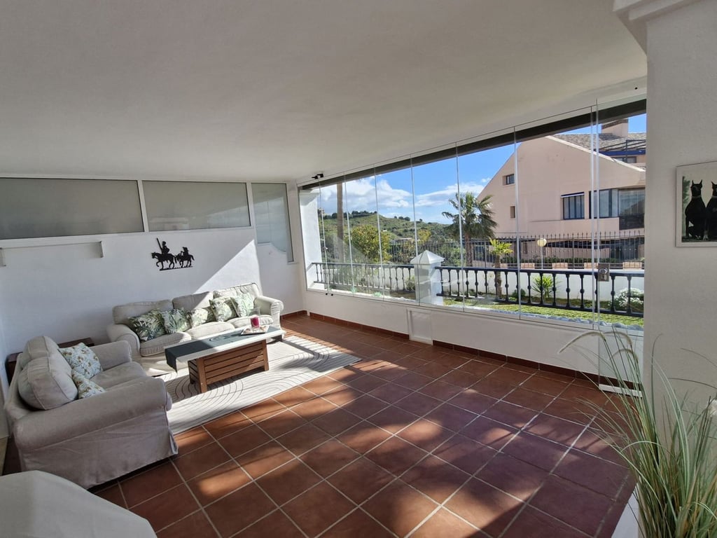Apartment in Sitio de Calahonda - Image 3