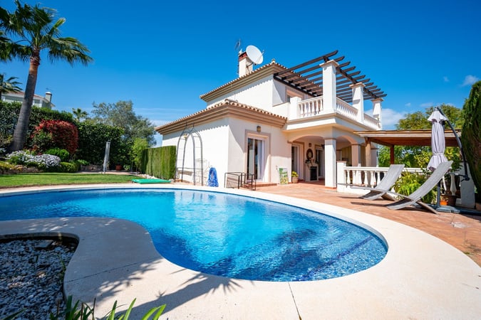 Villa in Coin - view 1