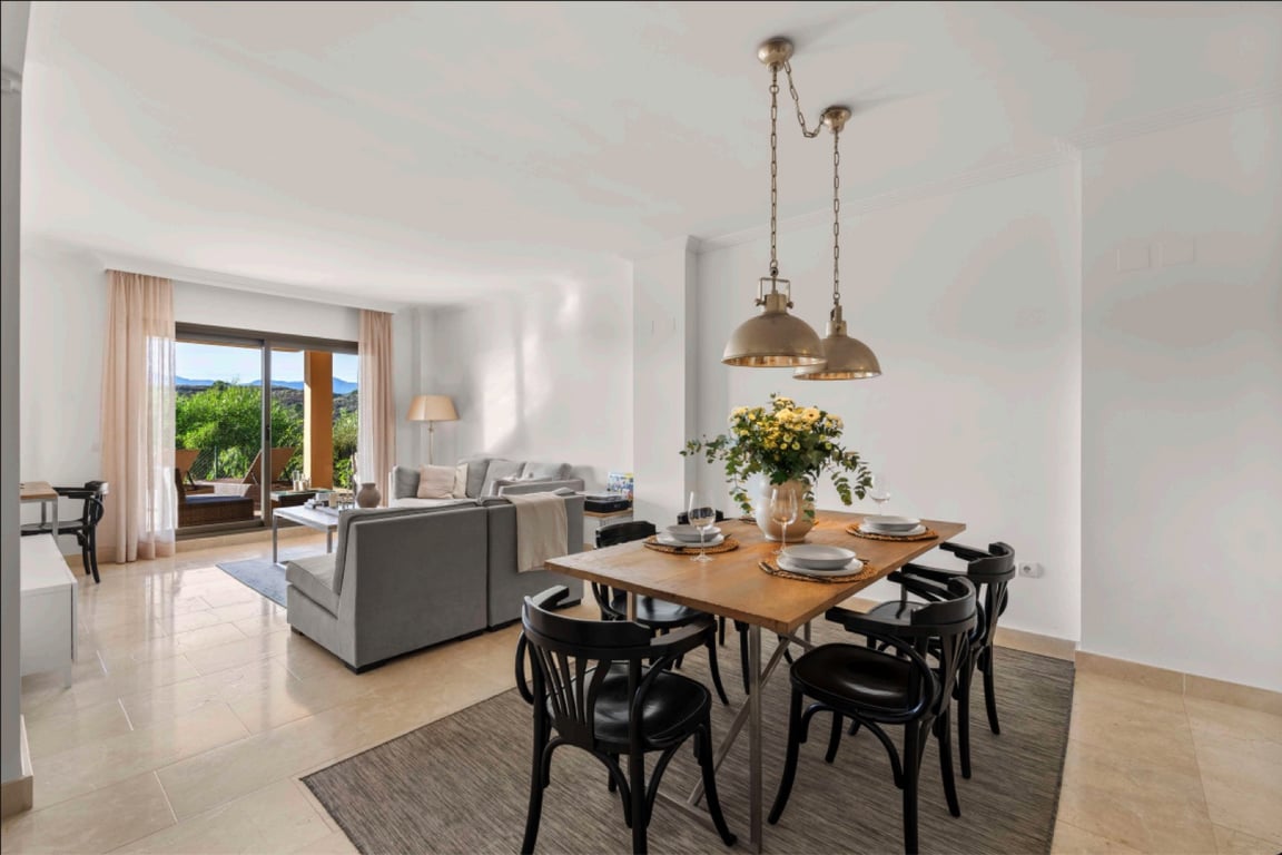 House in El Paraiso - Image 2