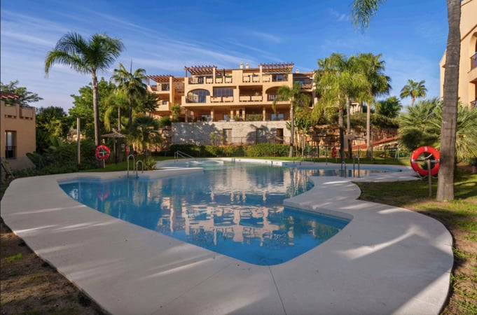 Apartment in El Paraiso - view 1