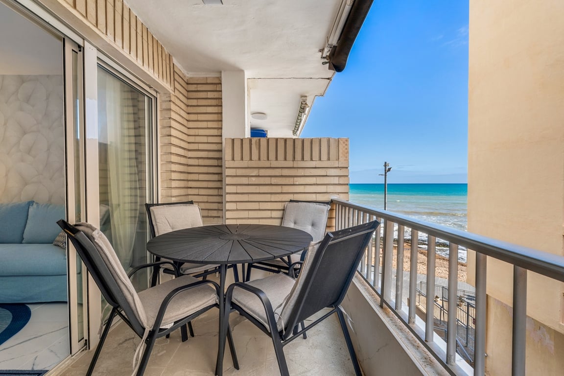 Apartment in Torrevieja - Image 2