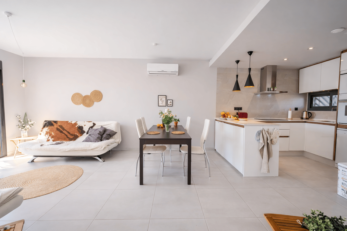 House in Urbanizacion El Raso - Image 3