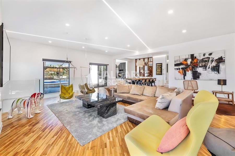 Villa in Almancil - Image 2