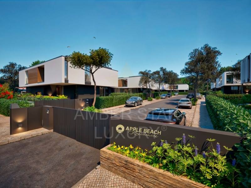 House in Praia das Macas - Image 2