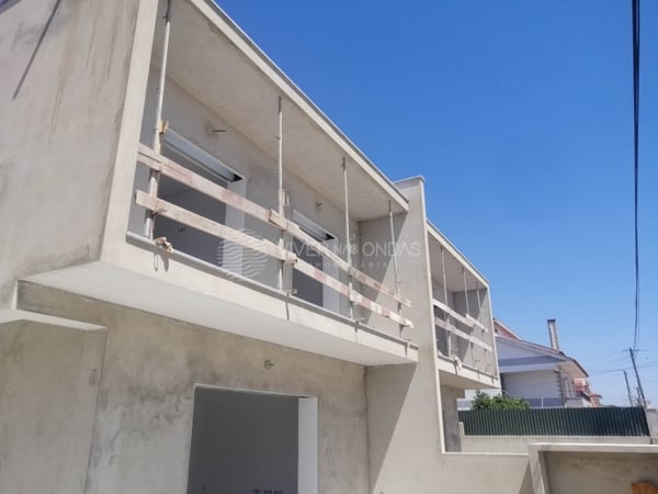 Villa in Fernao Ferro - view 1