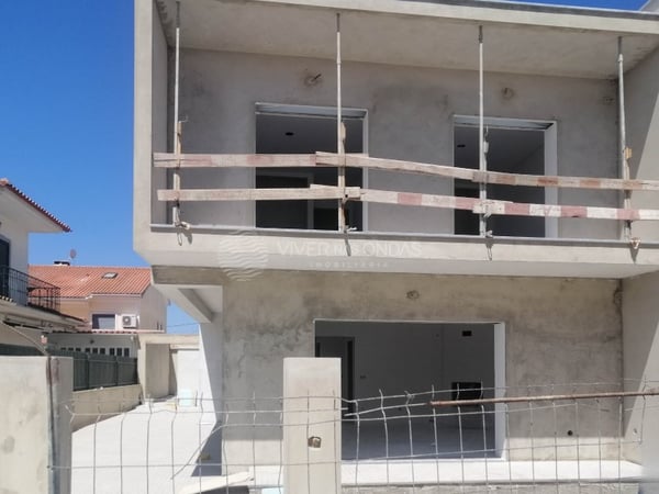 Villa in Fernao Ferro - view 1