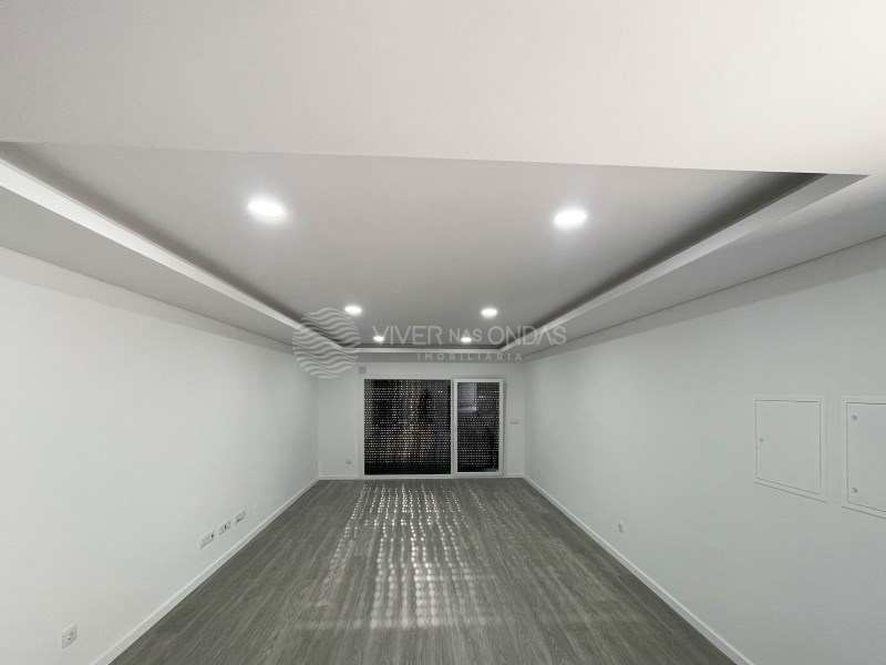 Villa in Fernao Ferro - Image 2