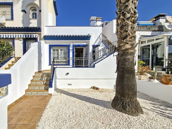 House in Villamartin - view 1