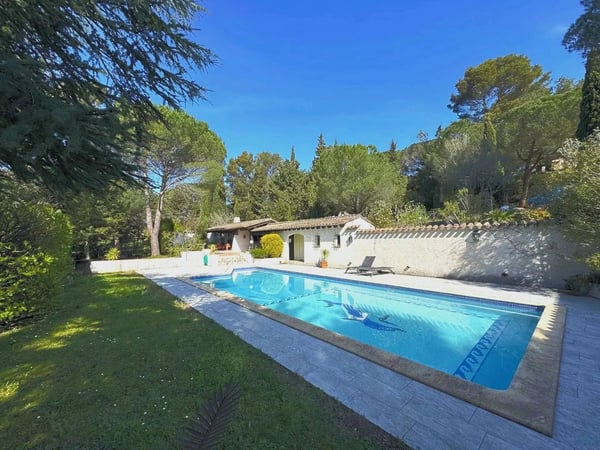 House in Carcassonne - view 1