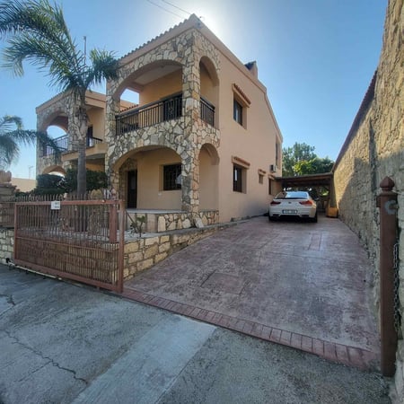 House in Parekklisha - view 1