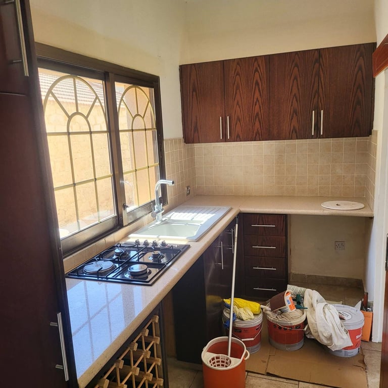 House in Parekklisha - Image 2