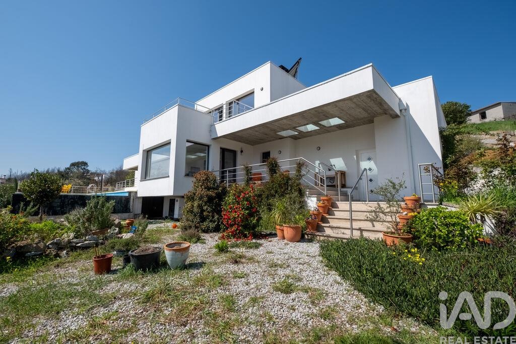 House in Vila Pouca da Beira - Image 2