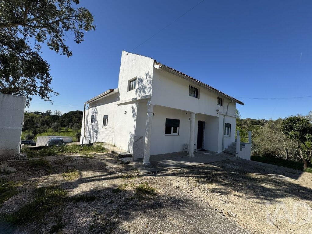 House in Casais - Image 3